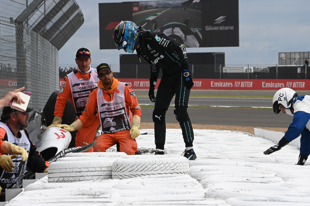 George Russell: Los pilotos deberían salir del coche rápidamente en un accidente