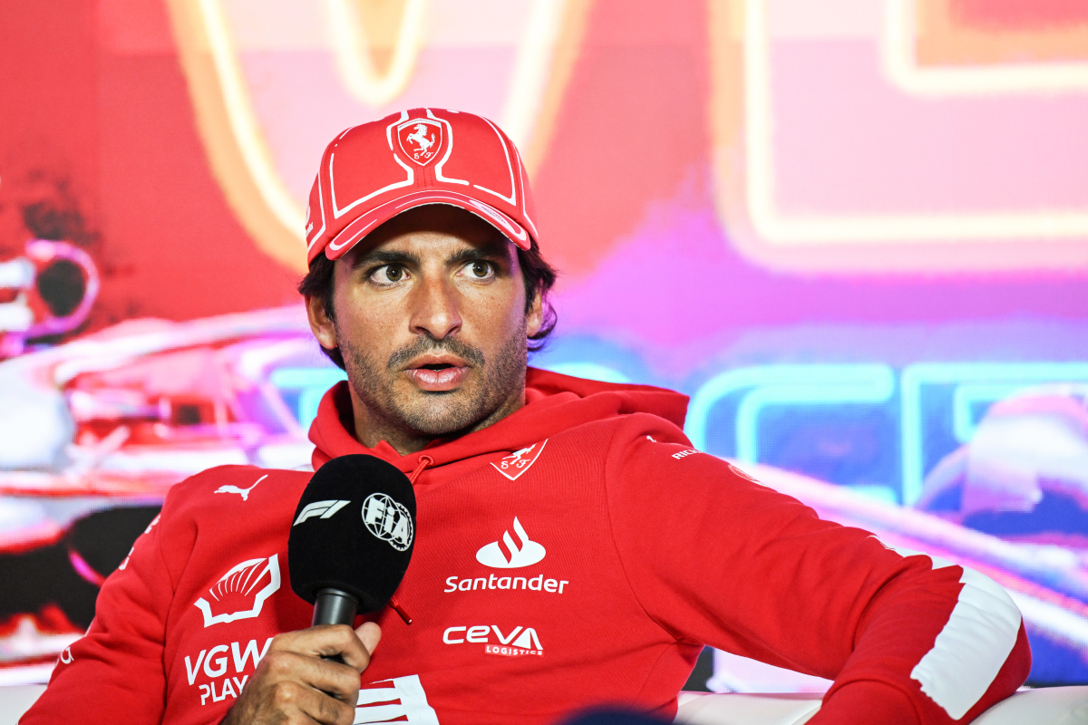 Sainz suffers ANOTHER incident as Abu Dhabi Grand Prix practice halted