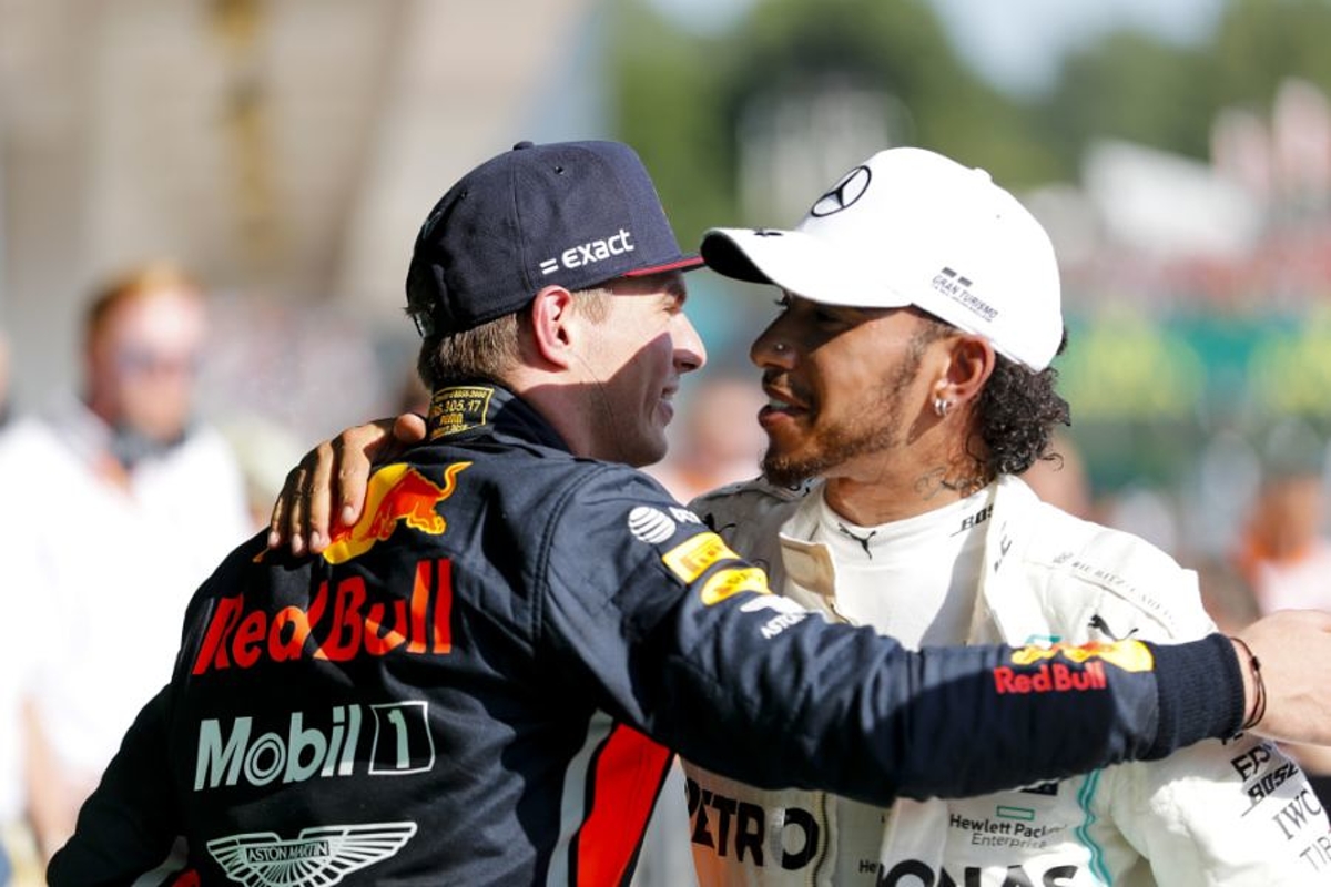 Hamilton heeft voorkeur voor teamgenoot Verstappen in 2020: "Hoop het"