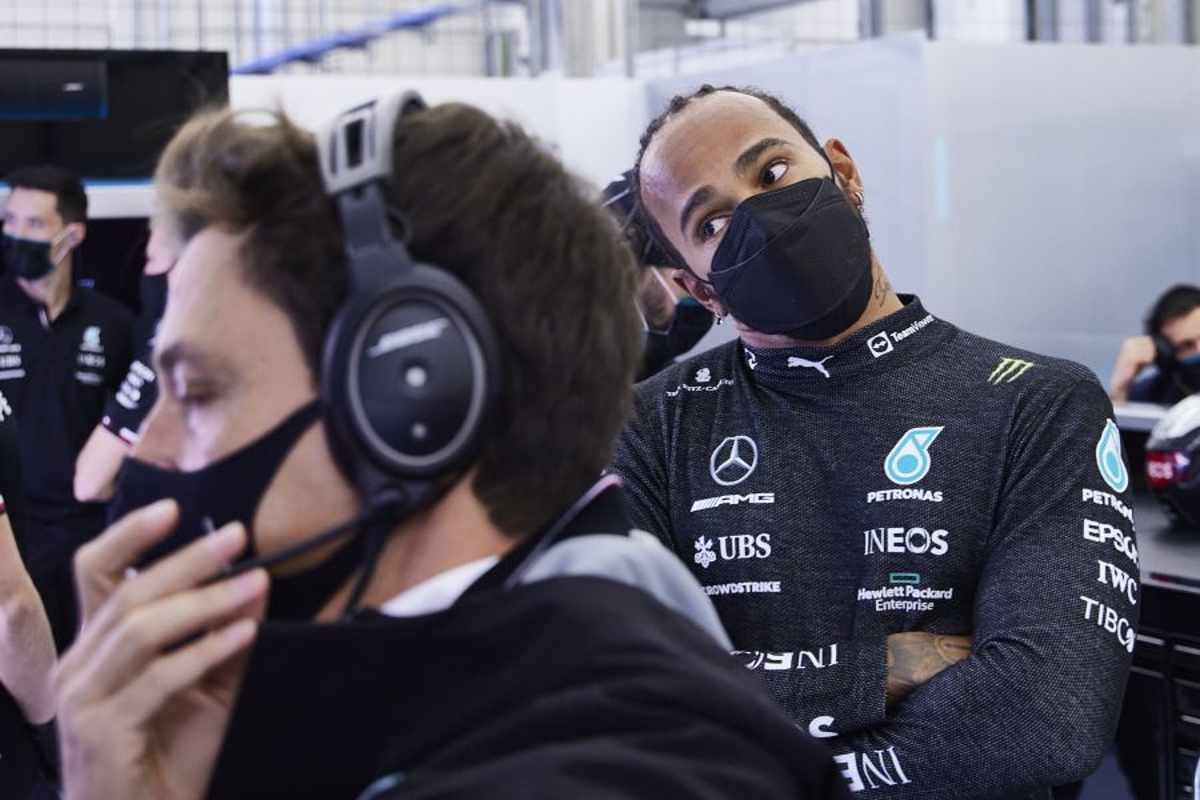 Hamilton unhappy after Mercedes 'lose ground'