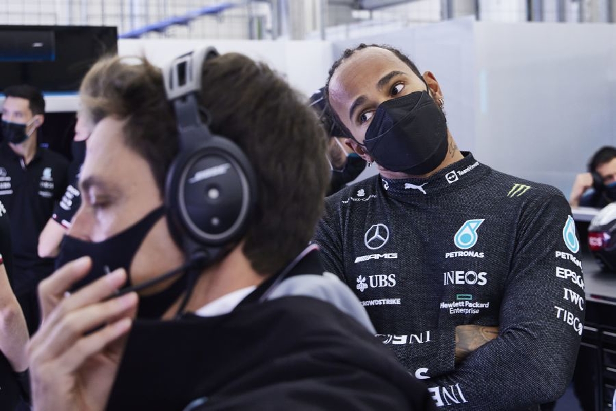 Wolff sluit nieuwe gridstraf Hamilton niet uit: 'Het risico is er zeker wel'