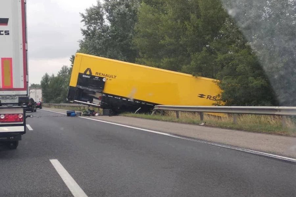 Formula 1 truck crashes on its way to Hungarian GP!