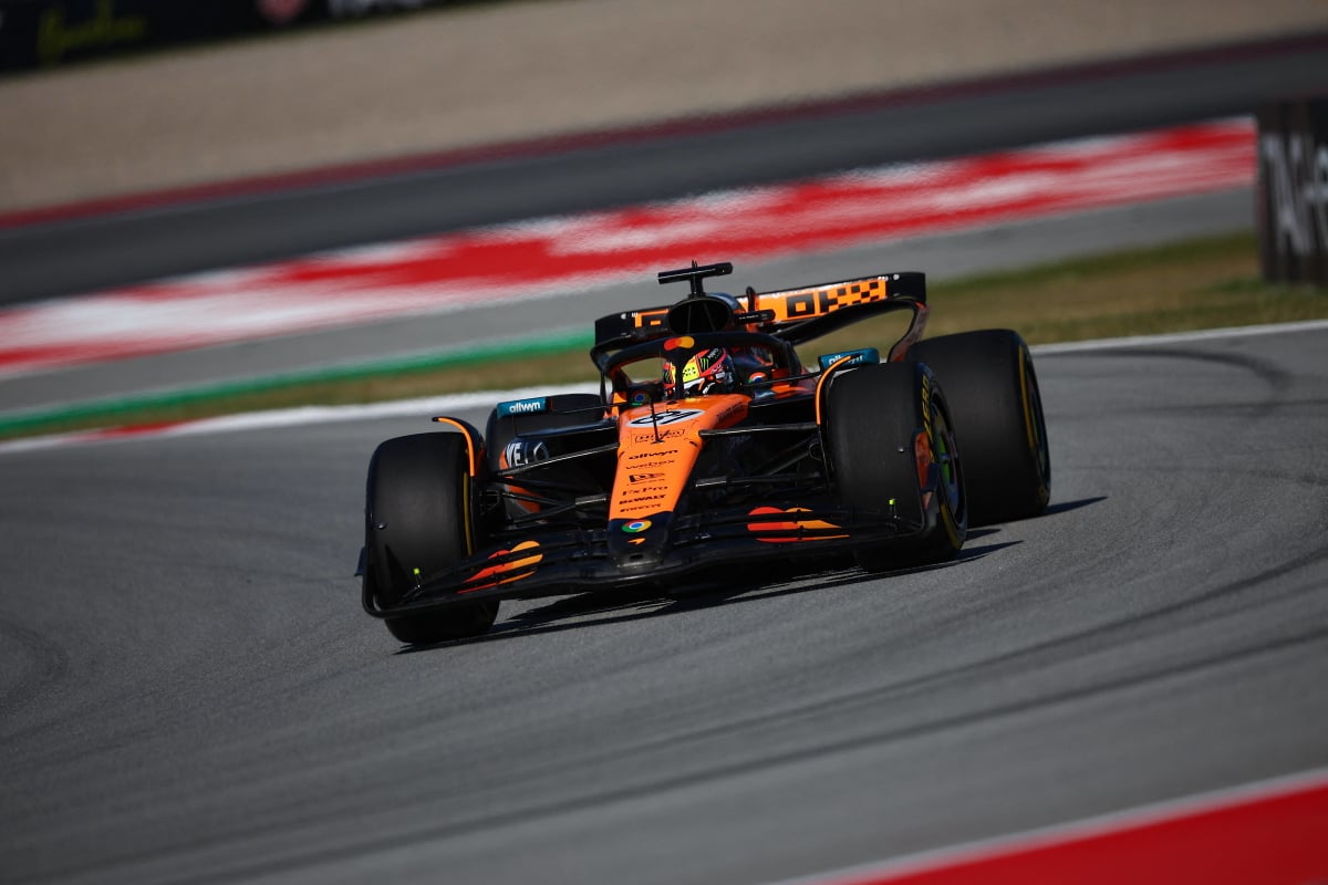 Piastri verslaat teamgenoot Norris voor pole in Spanje, Verstappen dichtbij op P3