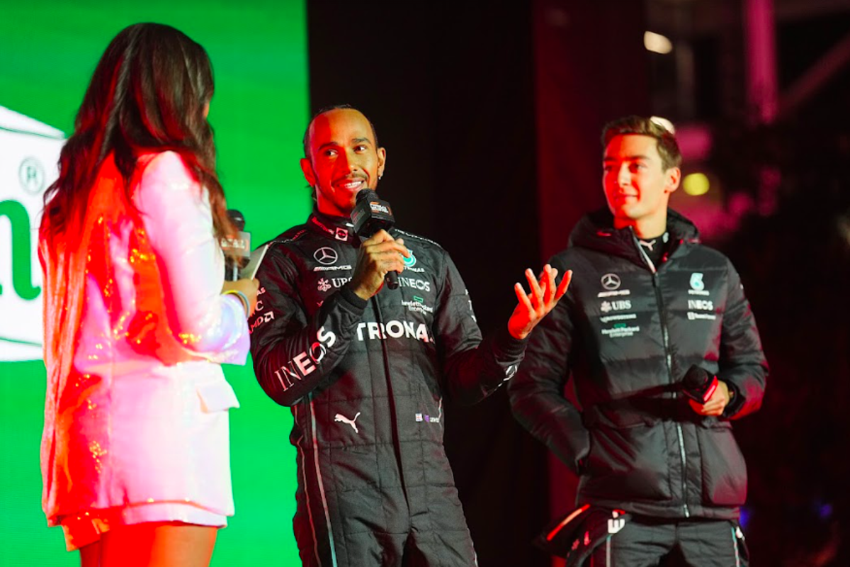 Hamilton voorziet geen interne strijd met Russell: "Zit al zo lang bij het team"