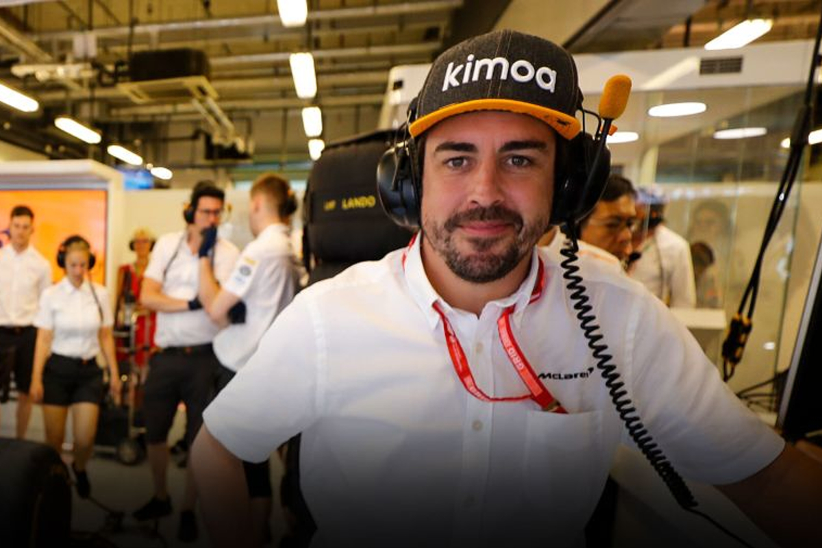 Alonso maakt eerste meters in Renault-bolide: "Voel me bevoorrecht"