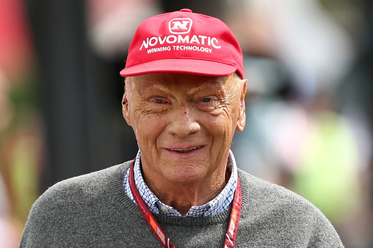 Mercedes staat stil bij verlies van F1-icoon Niki Lauda | F1 Shorts