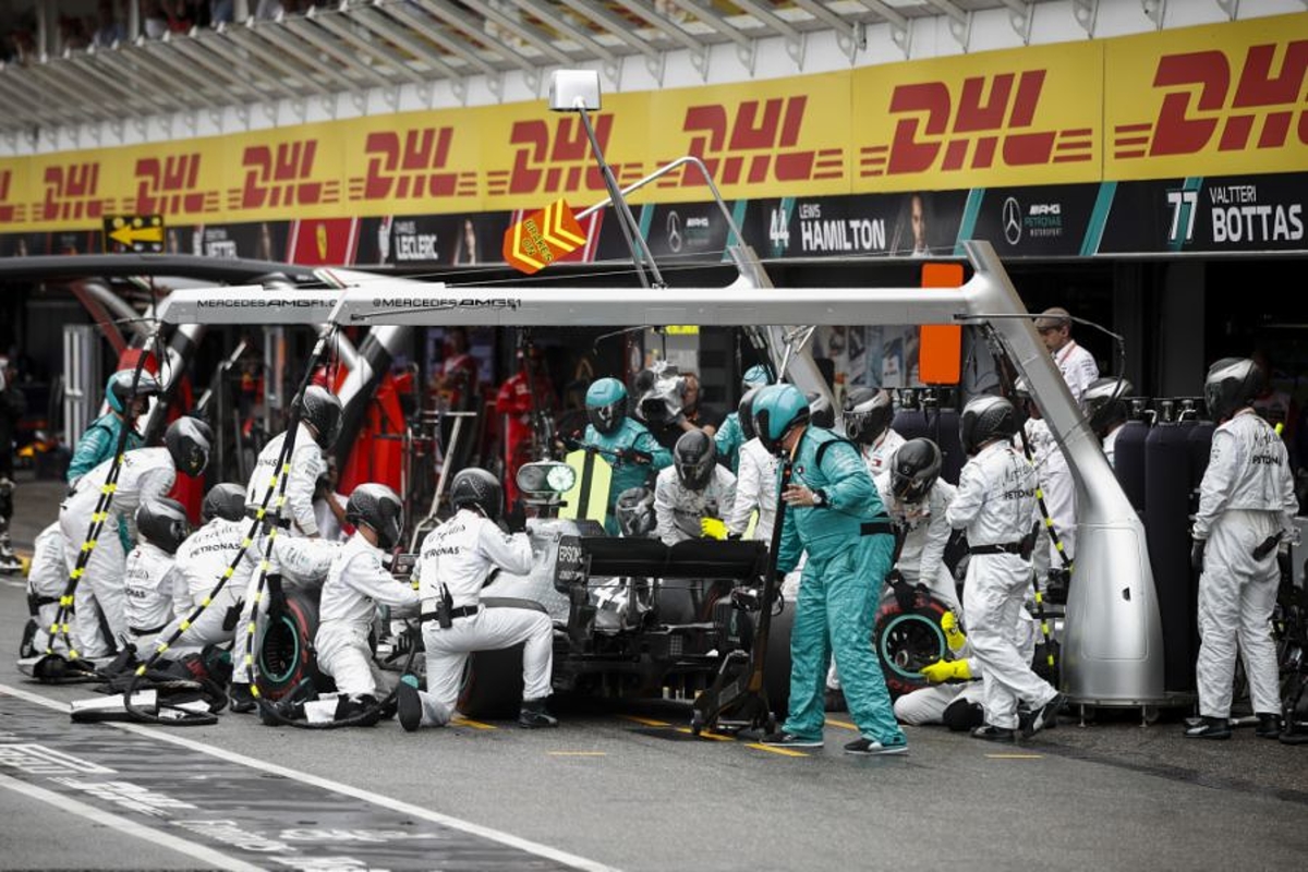 Mercedes over de chaotische pitstop: 'Moesten ineens plan volledig omgooien'