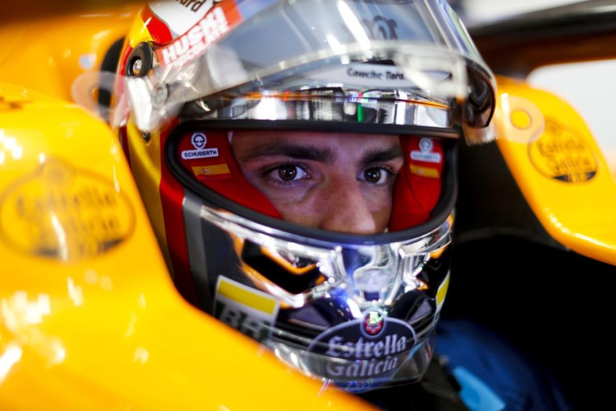 HAHA: Carlos Sainz explains steering wheel buttons! - GPFans.com