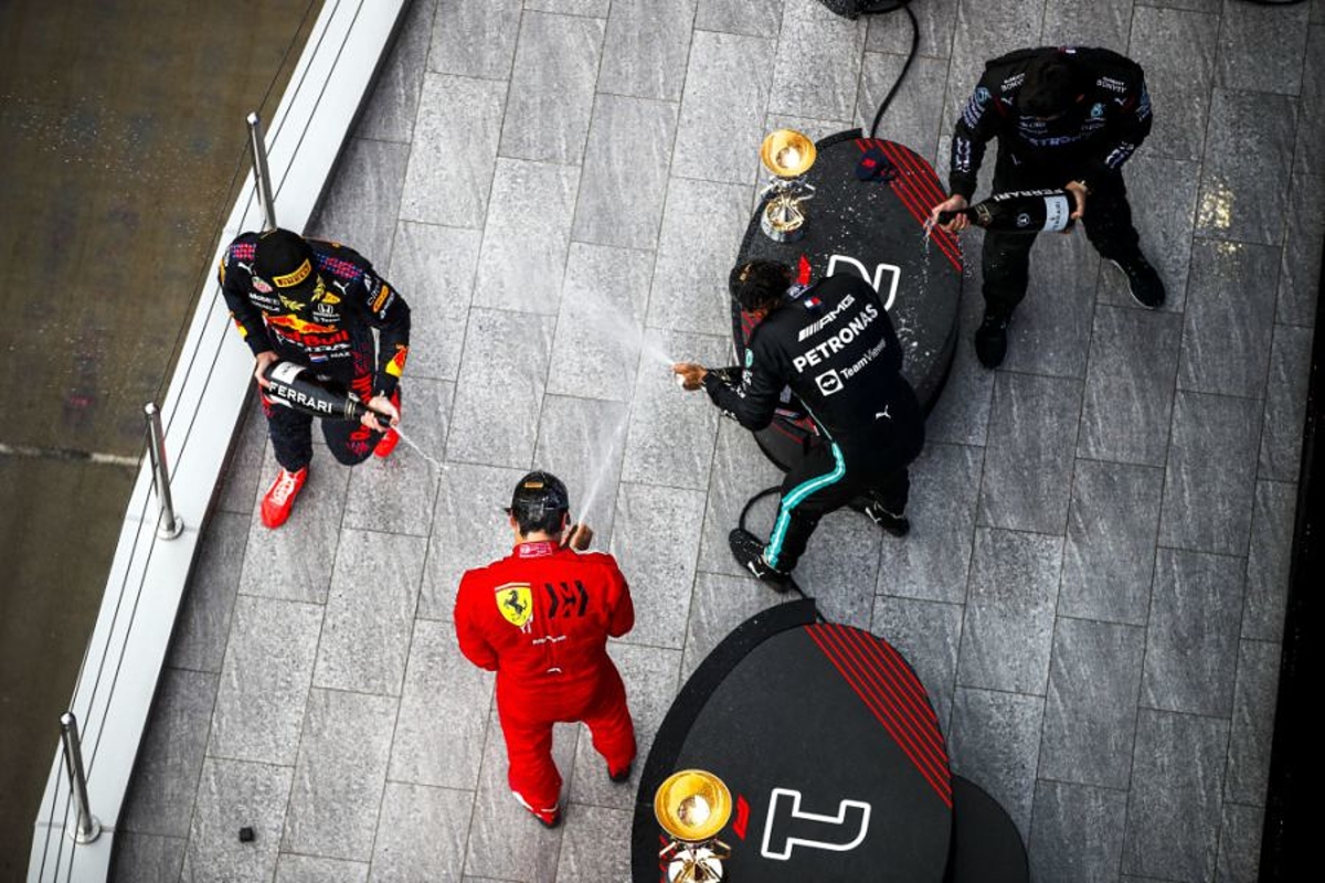 Wolff: 'Spectaculaire inhaalrace Verstappen niet goed voor ons kampioenschap'