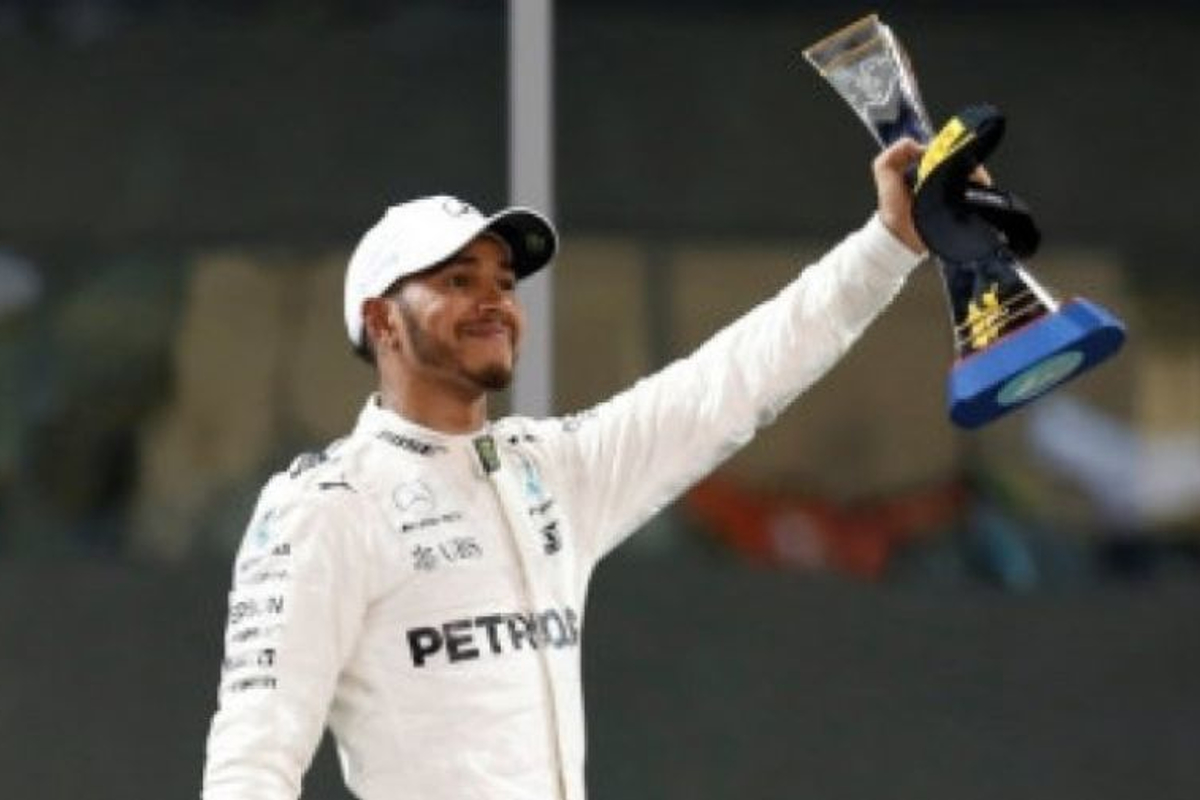 Hamilton wins double Autosport award