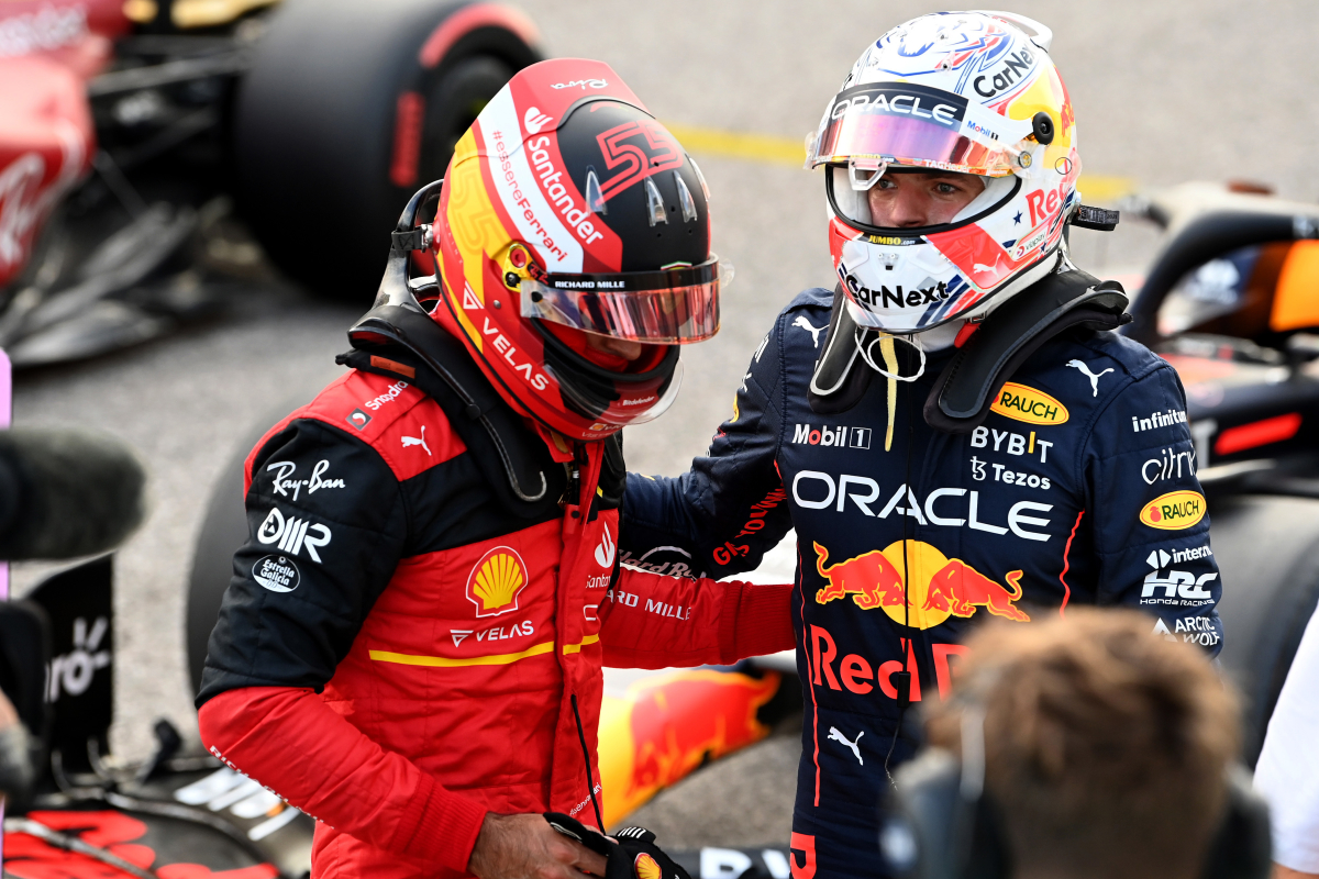Sainz over inhaalactie op Verstappen: "Beetje contact, hoort bij het racen"