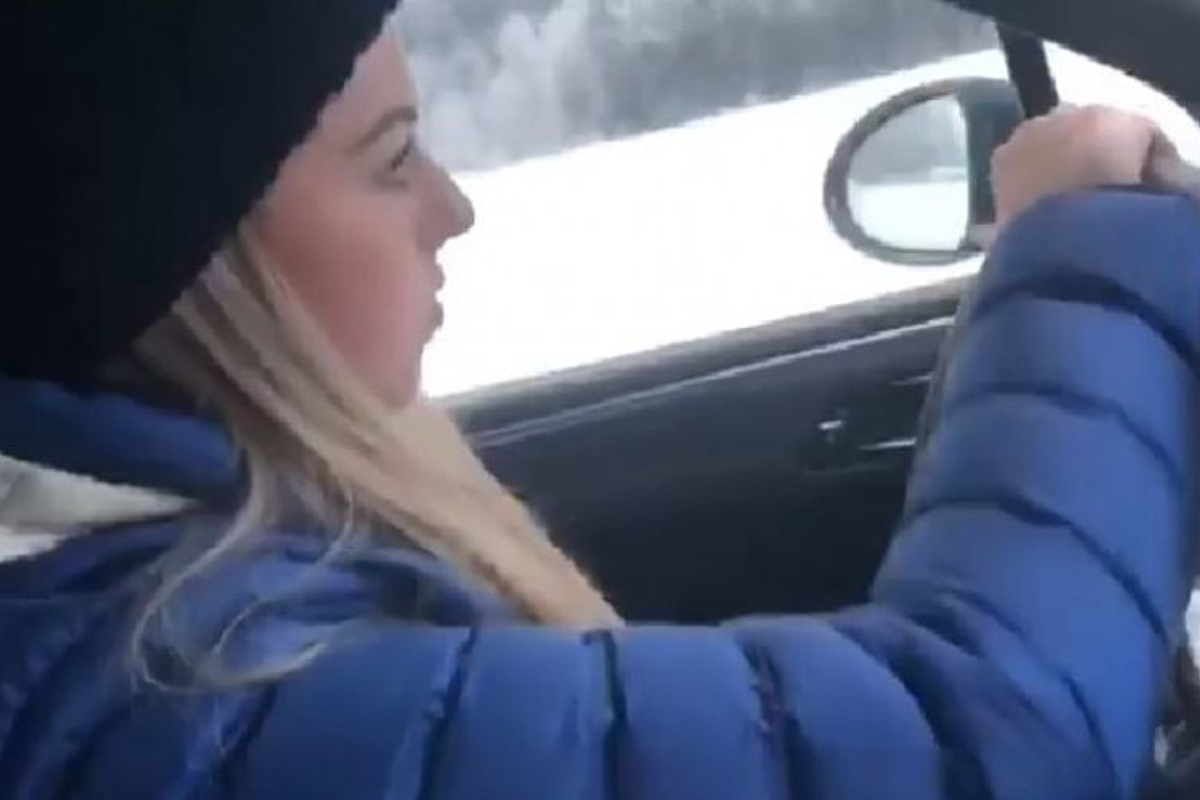 VIDEO: Victoria Verstappen racet door de sneeuw!