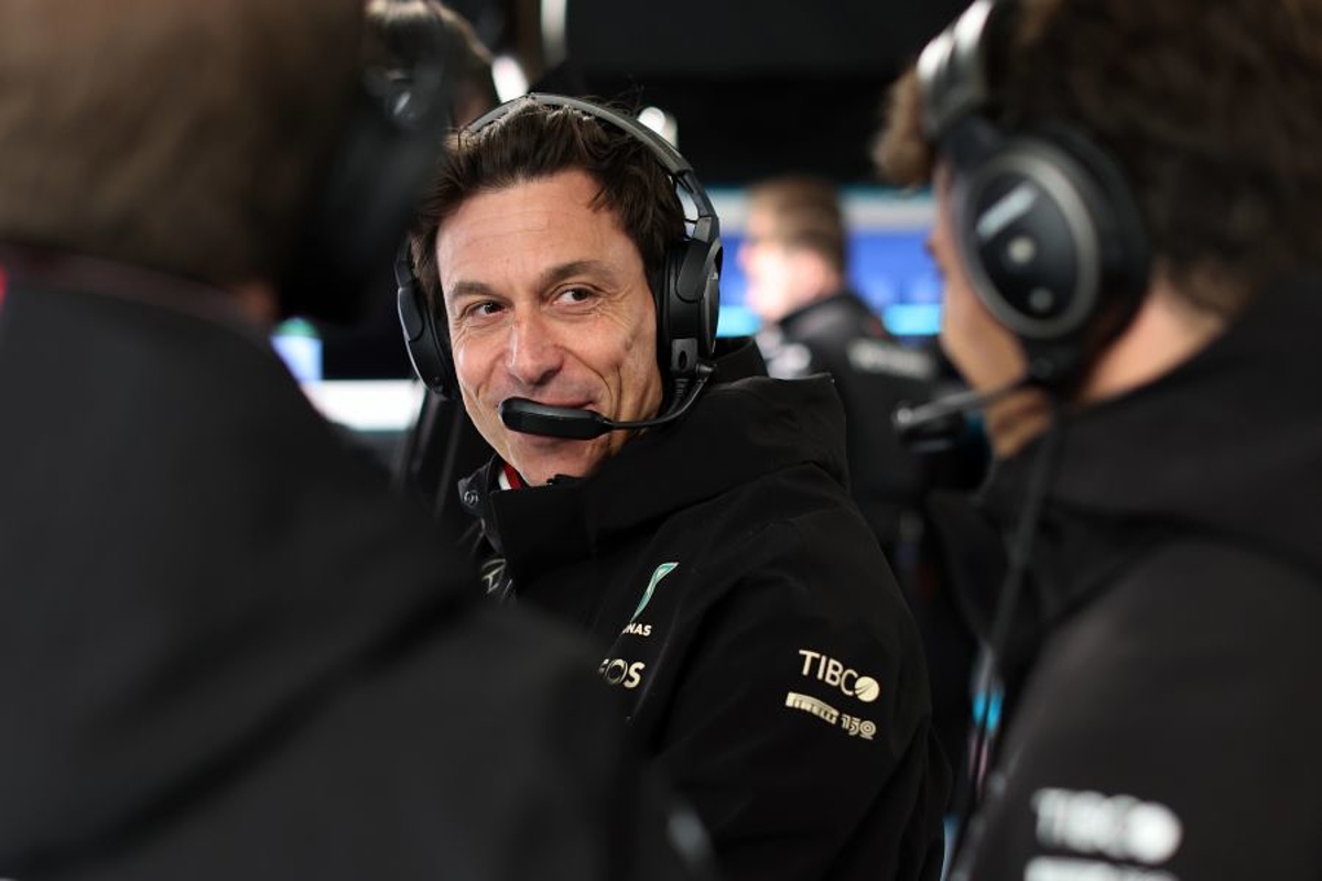 Mercedes 'beginning to flirt' with W13 - Wolff