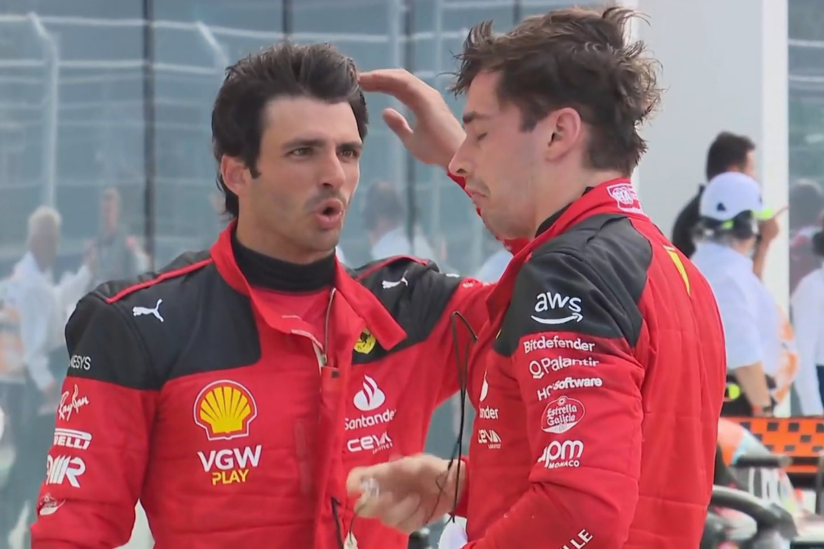 Carlos Sainz se burla de Charles Leclerc: Sigamos en las carreras