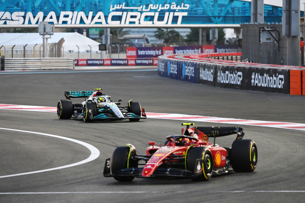 Carlos Sainz encabeza el 1-2-3 de Ferrari en la sesión de postemporada