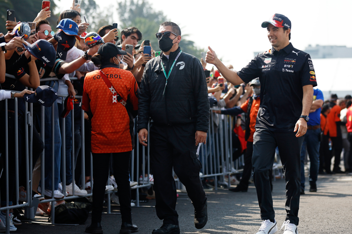 VIDEO: Ovación a Checo Pérez en la quali del GP de Abu Dhabi