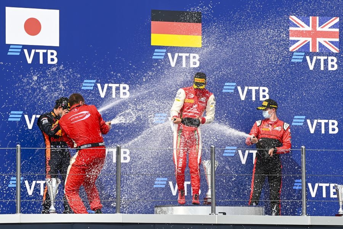Ferrari-pupillen Schumacher, Schwartzman en Ilot in actie in Ferrari-bolide
