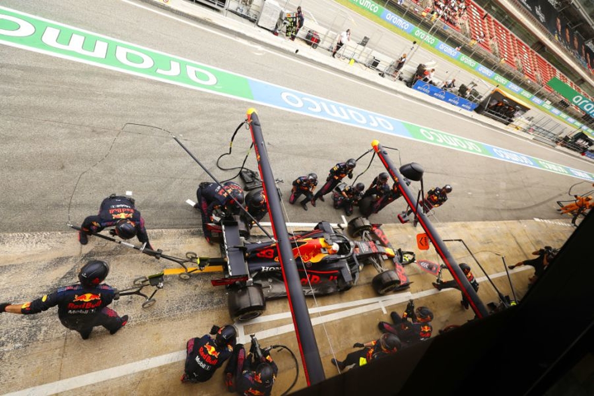 Red Bull Racing pitstop during Spanish Grand Prix