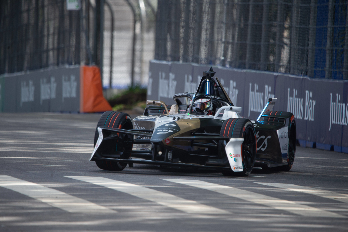 Evans van laatste naar eerste en wint São Paulo E-Prix na koprol van Wehrlein