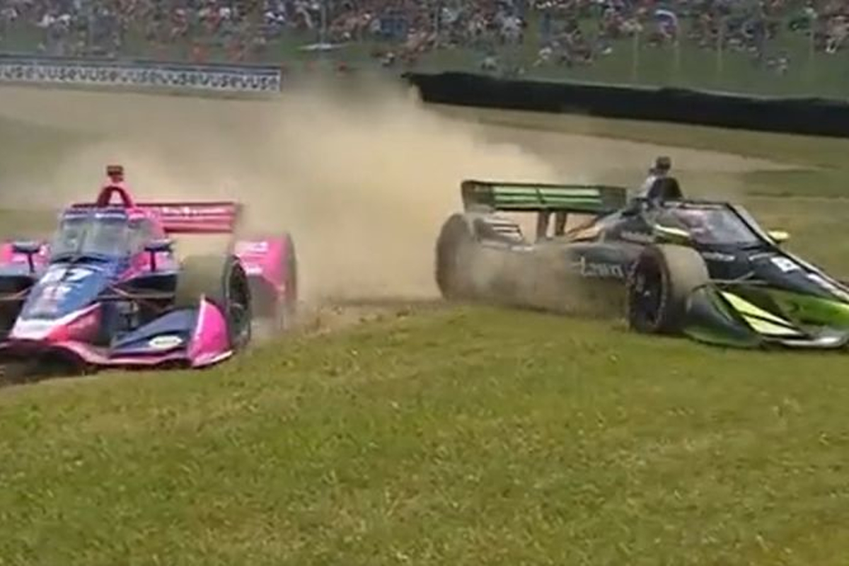 IndyCar - Grosjean furieux après son accrochage avec Rossi : "un idiot complet"