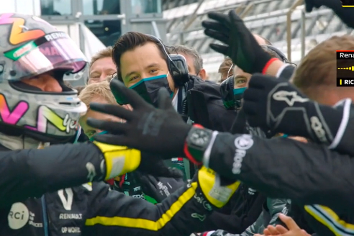 VIDEO: Ricciardo door het dolle heen: "Is dat een f*cking podium?!"