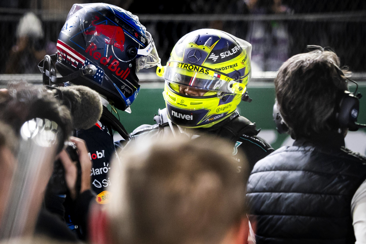 Hamilton complimenteert Verstappen direct na afloop: "Ten eerste mijn felicitaties voor Max"