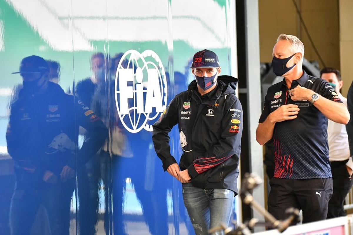 Marko: 'Mercedes beweert nu dat Max de achtervleugel met zijn vingers heeft beschadigd'