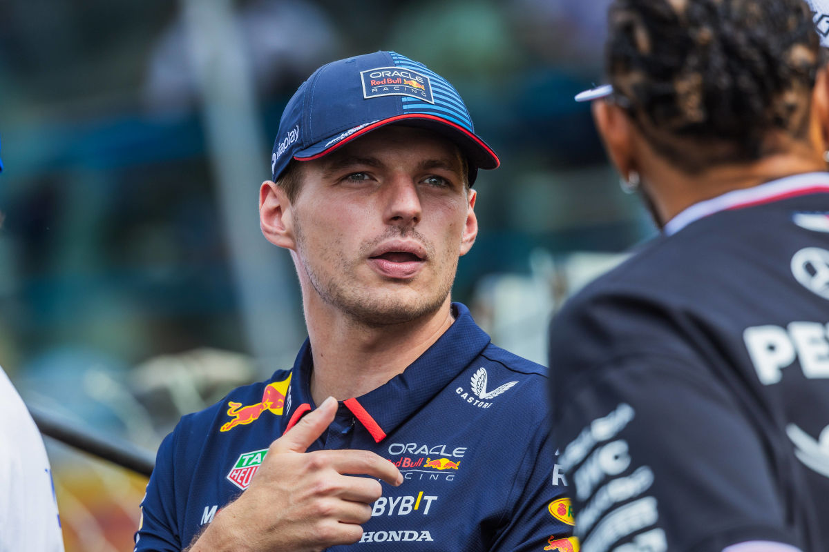 Verstappen toont speciale GP van de VS-helm | F1 Shorts