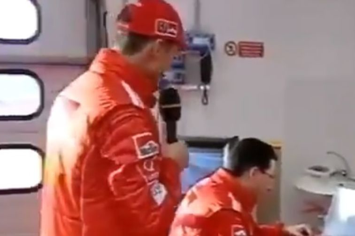 VIDEO: Throwback: Michael Schumacher introduceert hele jonge Mattia Binotto
