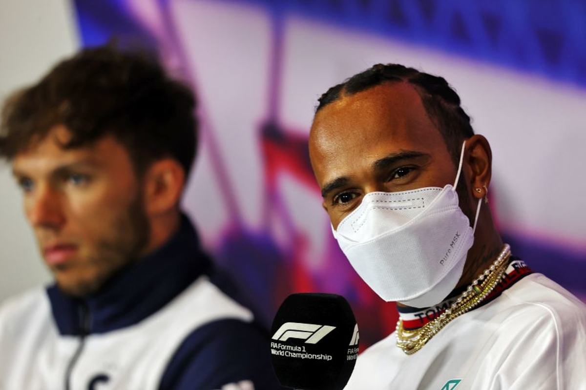 Hamilton hekelt reactie Nederlandse fans na crash: "Daar ga je voor juichen?"