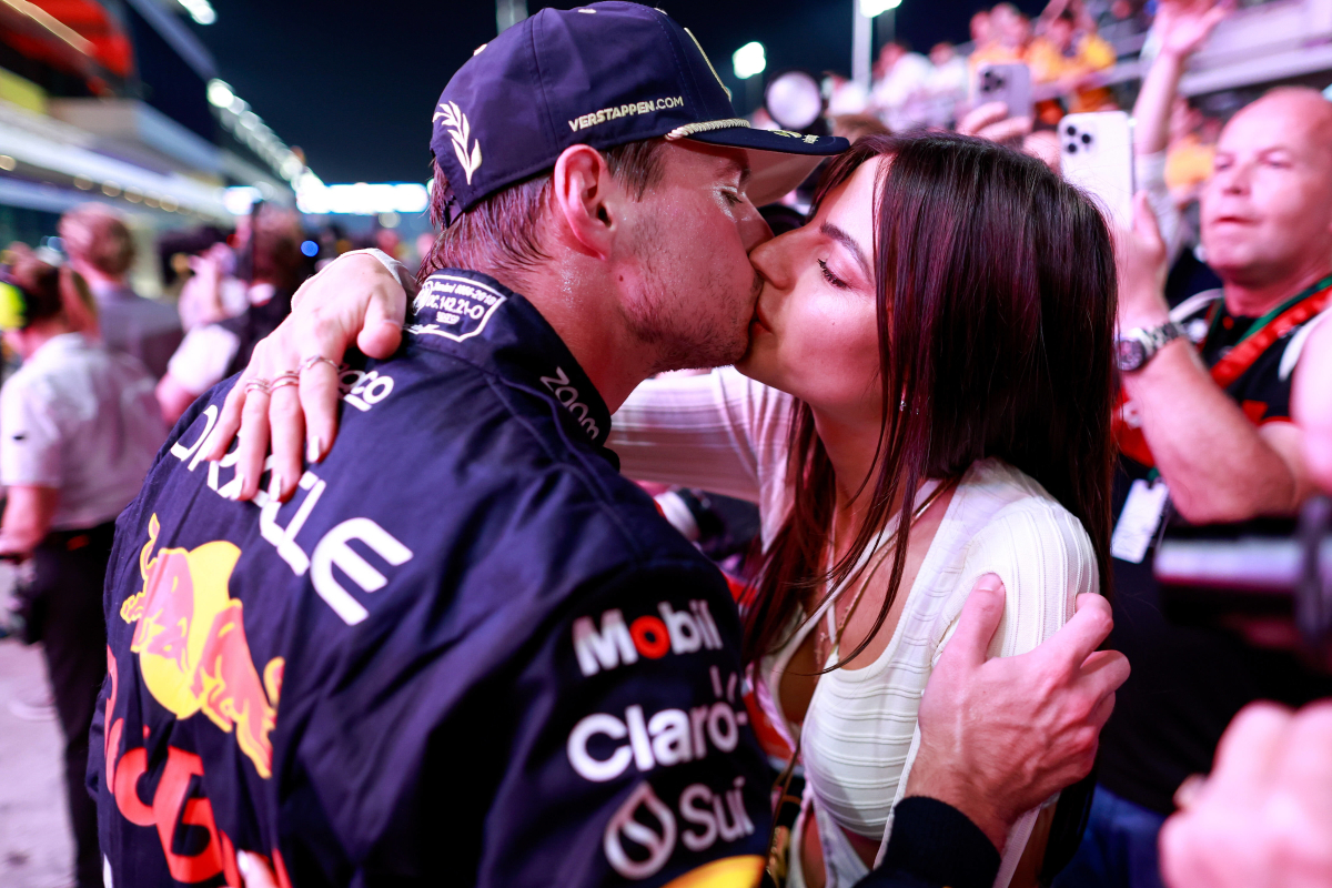 Kelly Piquet zet jarige Verstappen op Instagram in het zonnetje: "Ik hou van ons"