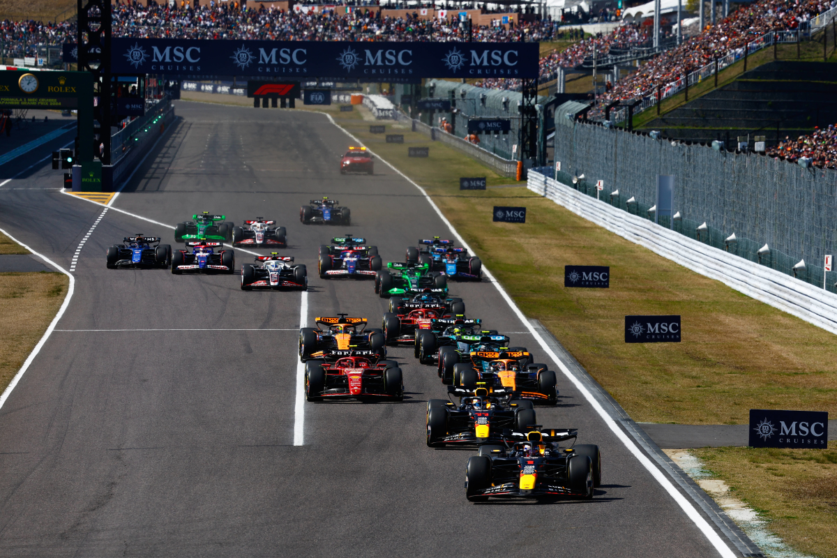 LIVE (gesloten) | GP Japan: Verstappen leidt Red Bull één-twee, Sainz op podiumkoers