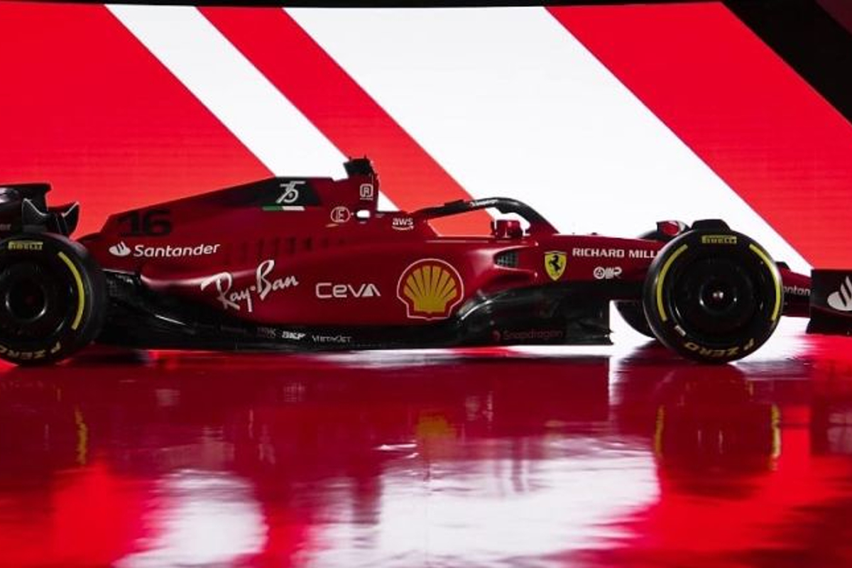 VIDEO: Ferrari stuurt F1-75 voor het eerst het asfalt op