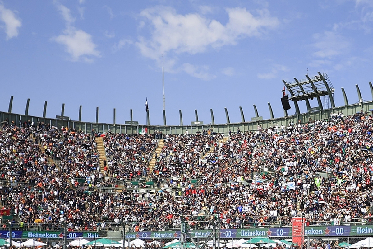 Violence erupts in Mexico as F1 fans start fighting in the stands