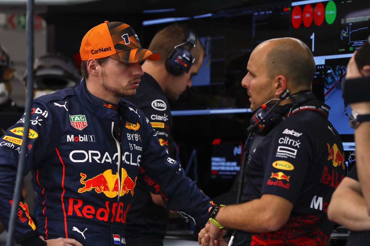 Sauber bevestigt Zhou voor 2024, Verstappen wijst naar competitiviteit Red Bull in Singapore | GPFans Recap
