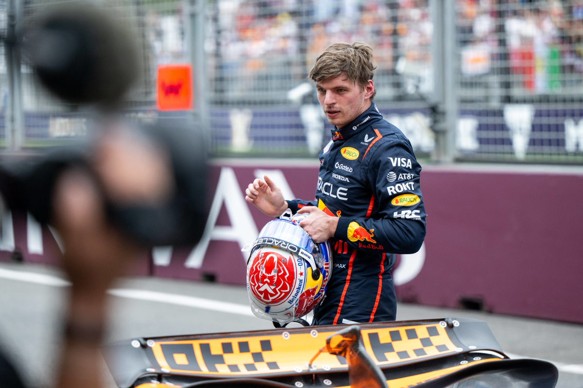 Verstappen legt uit waarom hij doorreed op slicks in regen: "Dán had het kunnen werken"