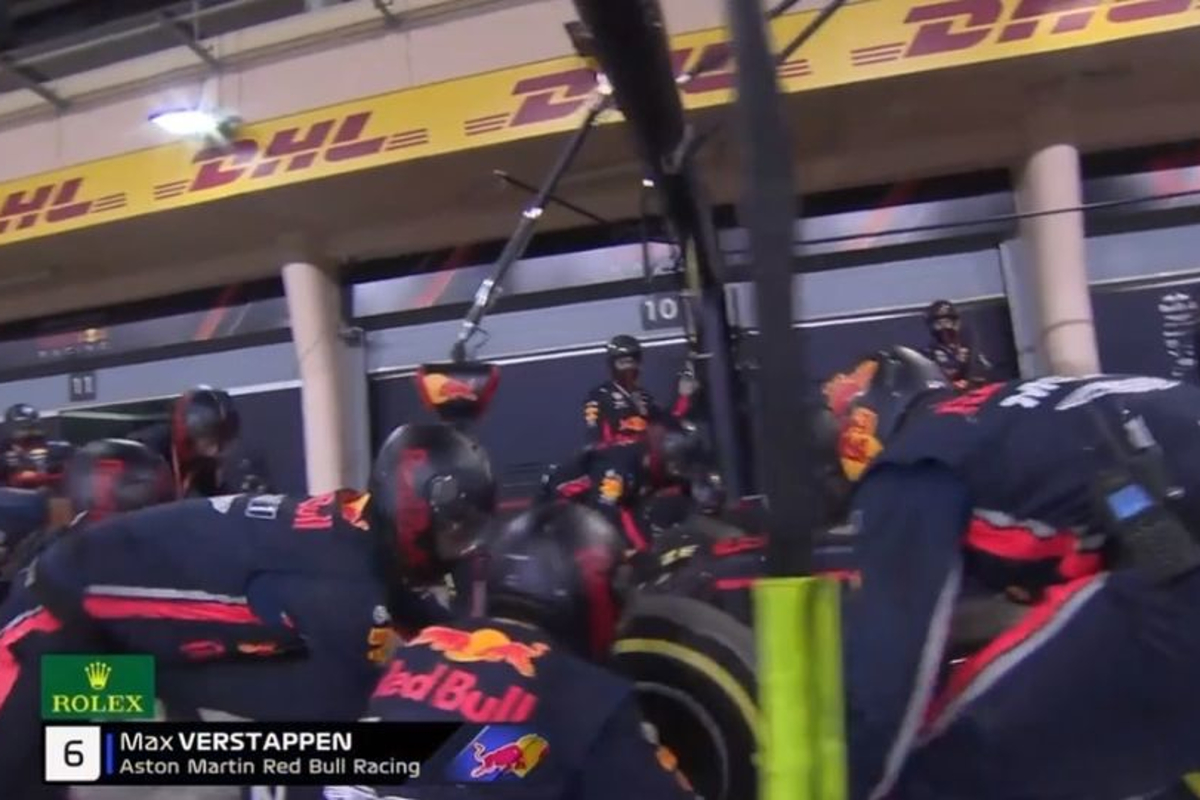 VIDEO: AI! Pitstop Max Verstappen gaat mis!