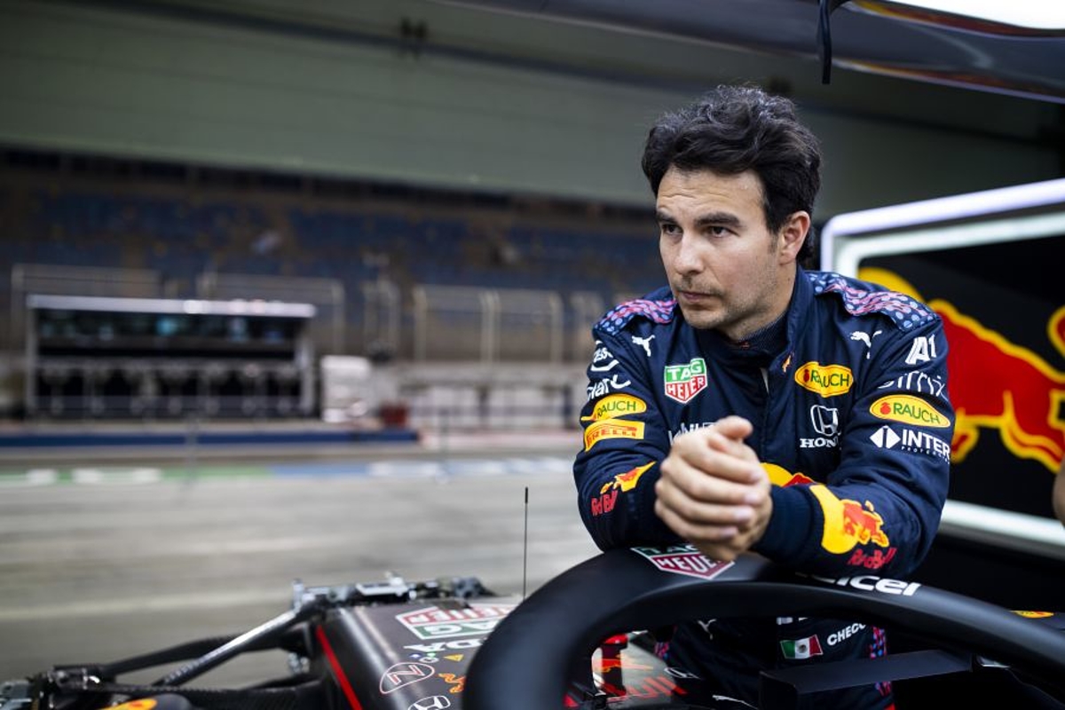 Perez praised for "brilliant" 'laptop' response to Red Bull failure