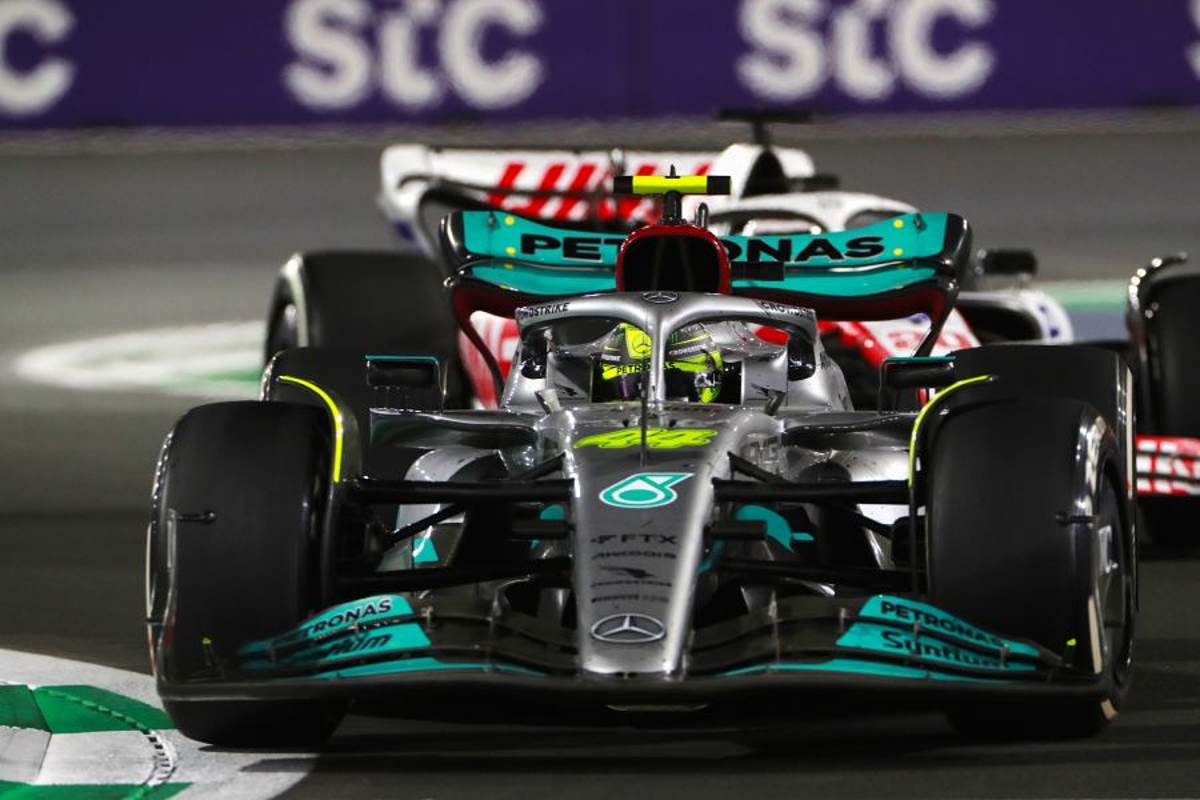 Mercedes 'presionó demasiado' a Lewis Hamilton en Arabia Saudita