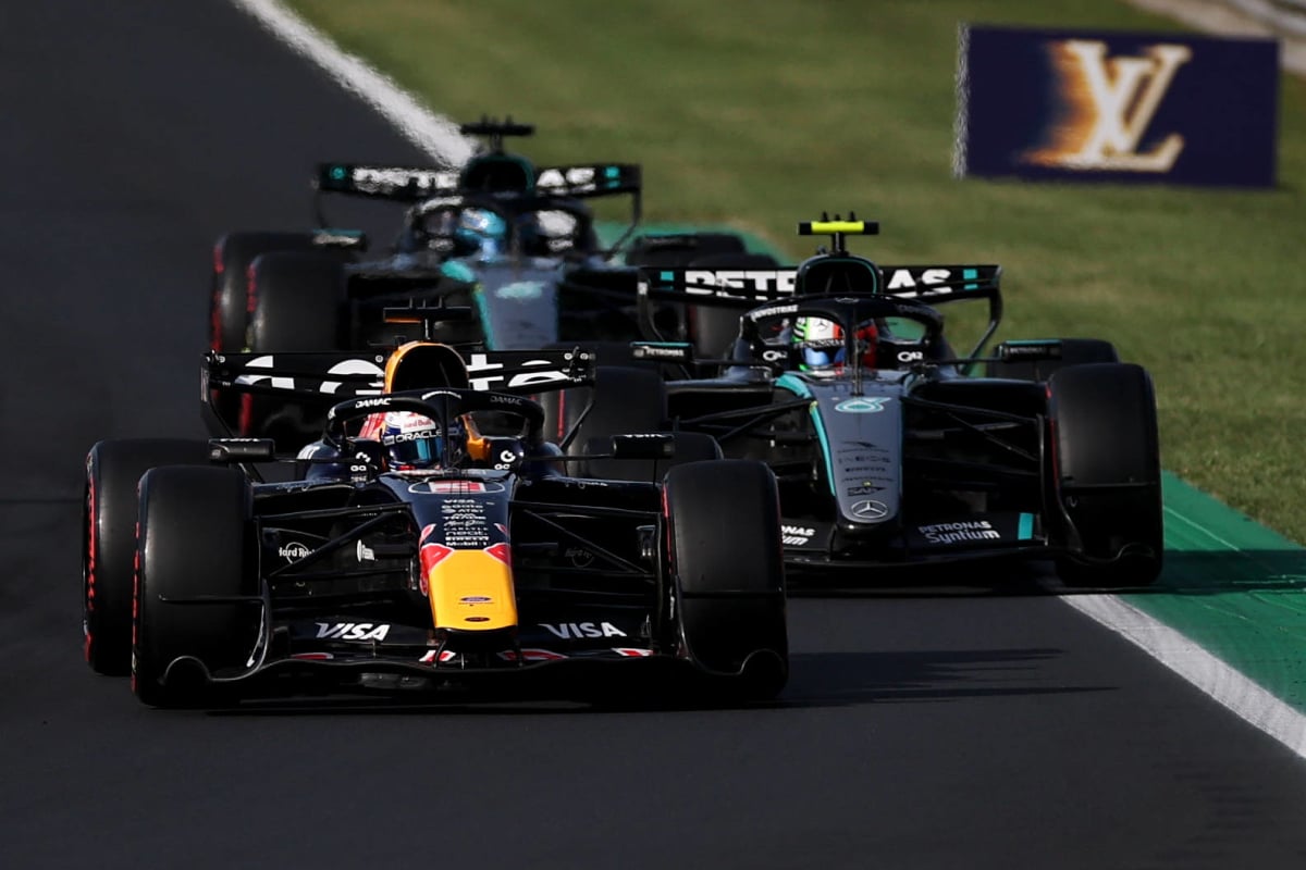 Verstappen battles with Mercedes at Monza