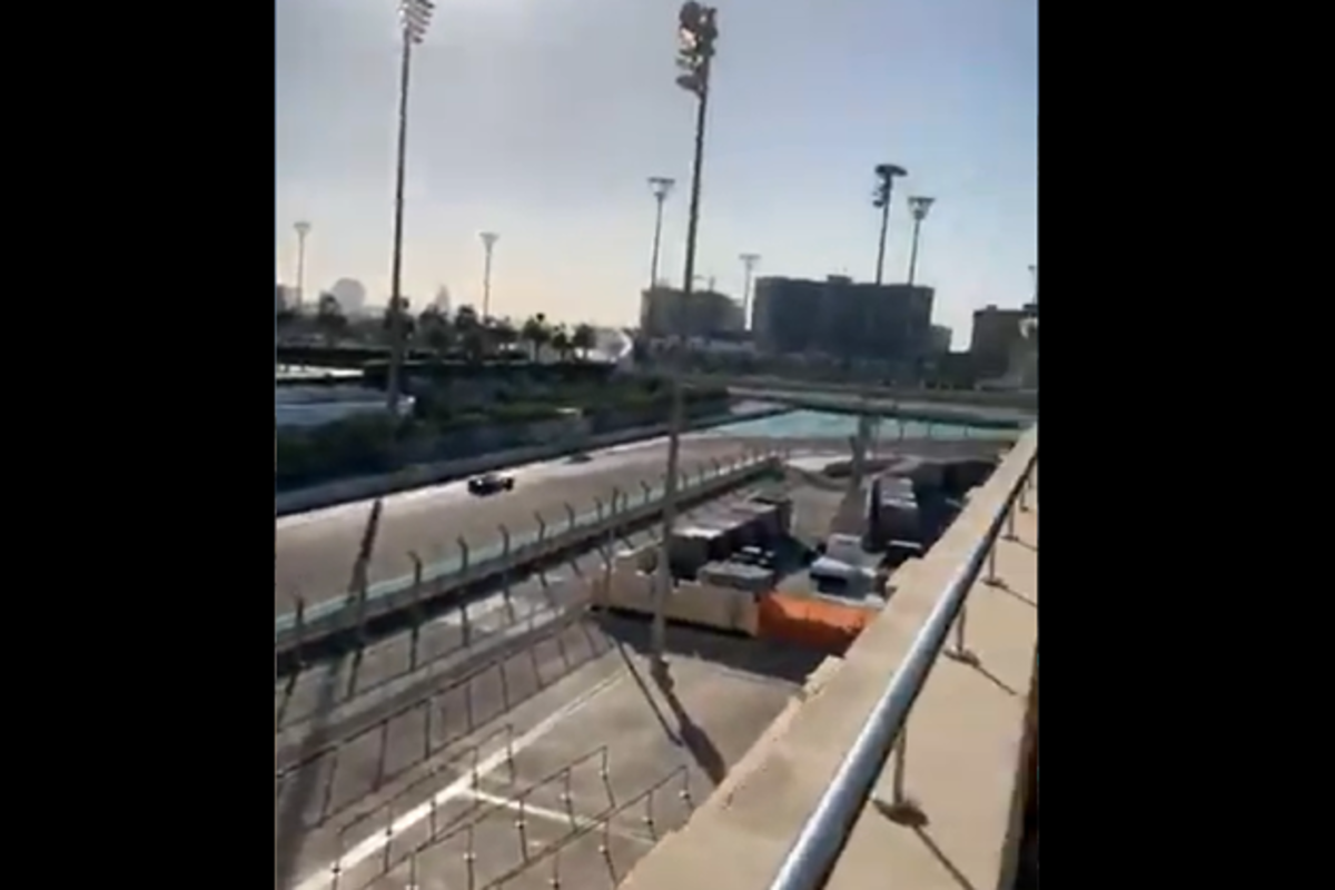 VIDEO: Alonso scheurt rond in Abu Dhabi met zijn R25