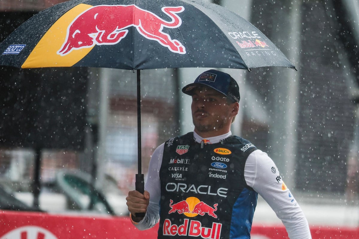 Max Verstappen, Red Bull, Umbrella, Malaysia, 2026