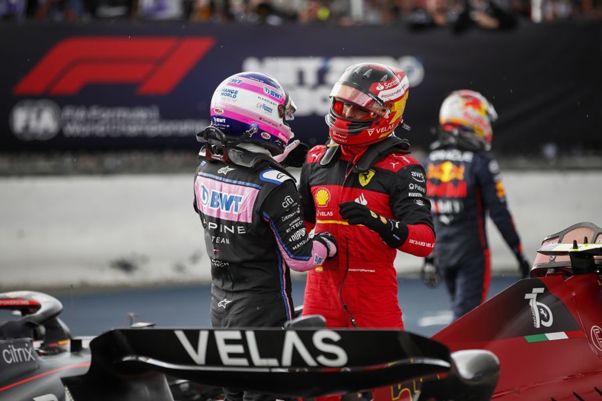 Fernando Alonso: Carlos Sainz ganará más carreras este año