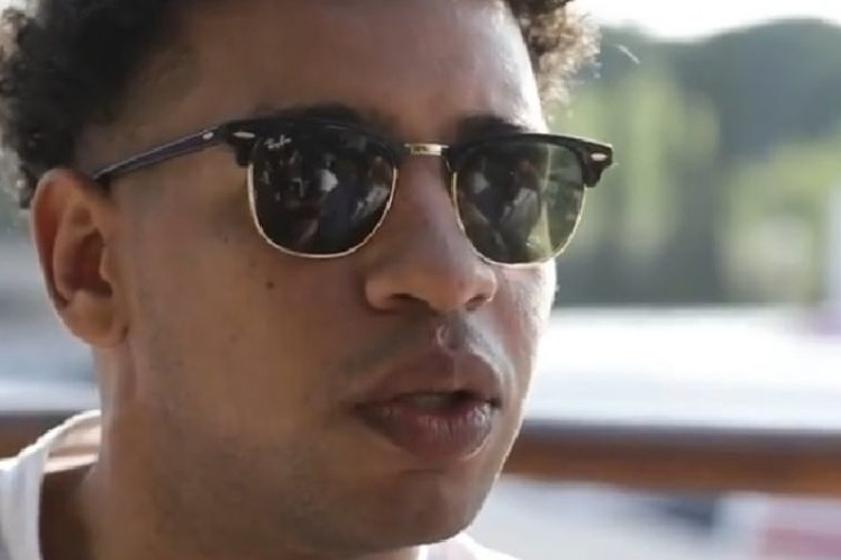 VIDEO: Blinde Formule 1-fan krijgt dag van zijn leven!