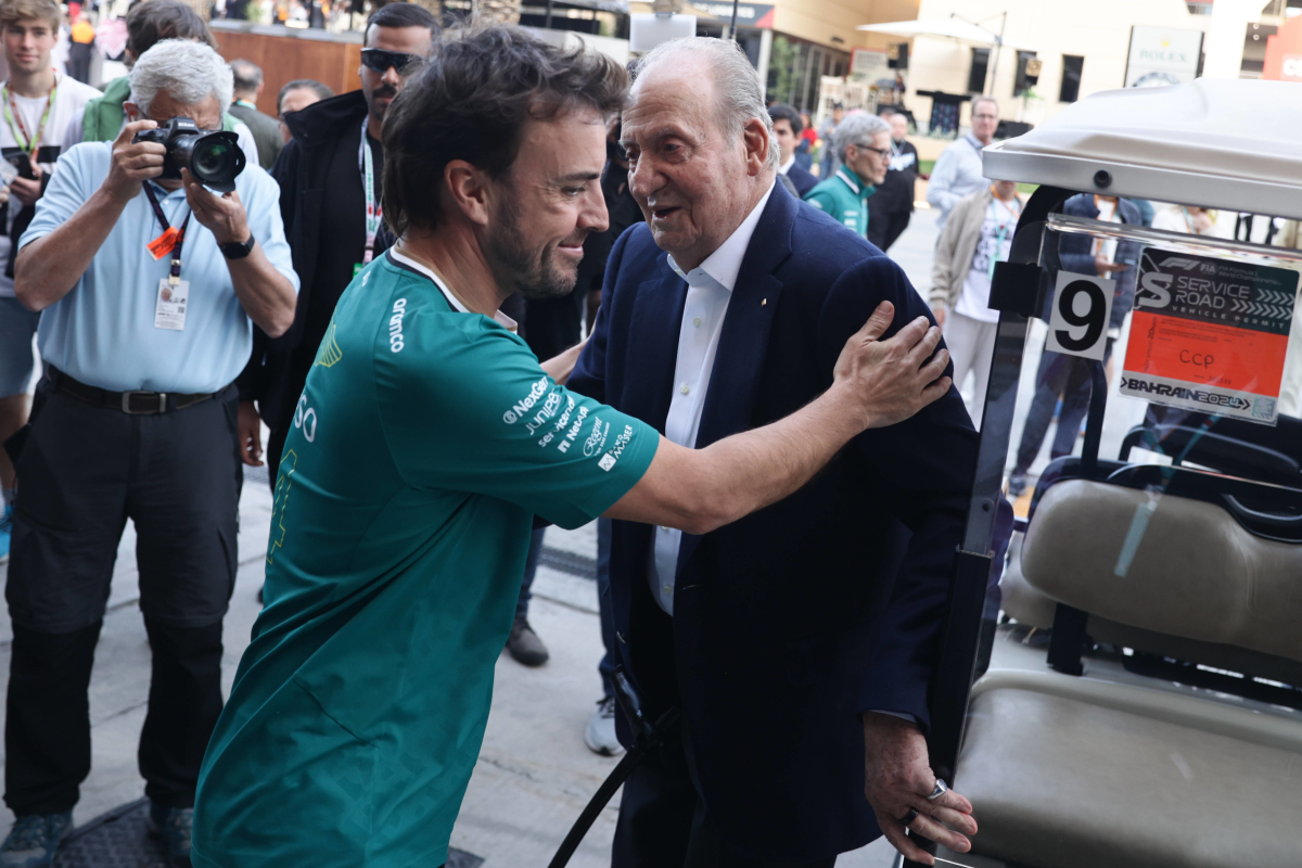 La inesperada visita que recibió Fernando Alonso en Bahréin