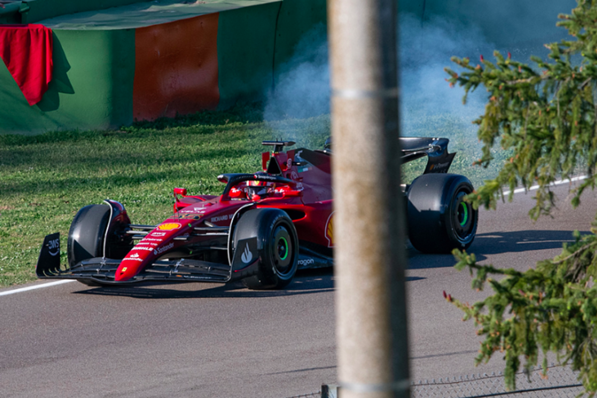 Ferrari de Carlos Sainz se incendia en Imola