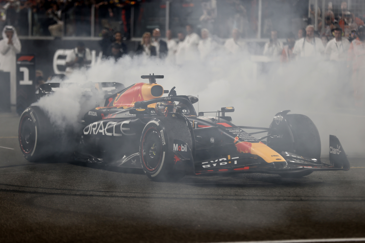 'RB20 Red Bull doorstaat crashtest niet: neus laat het afweten bij frontale botsing'