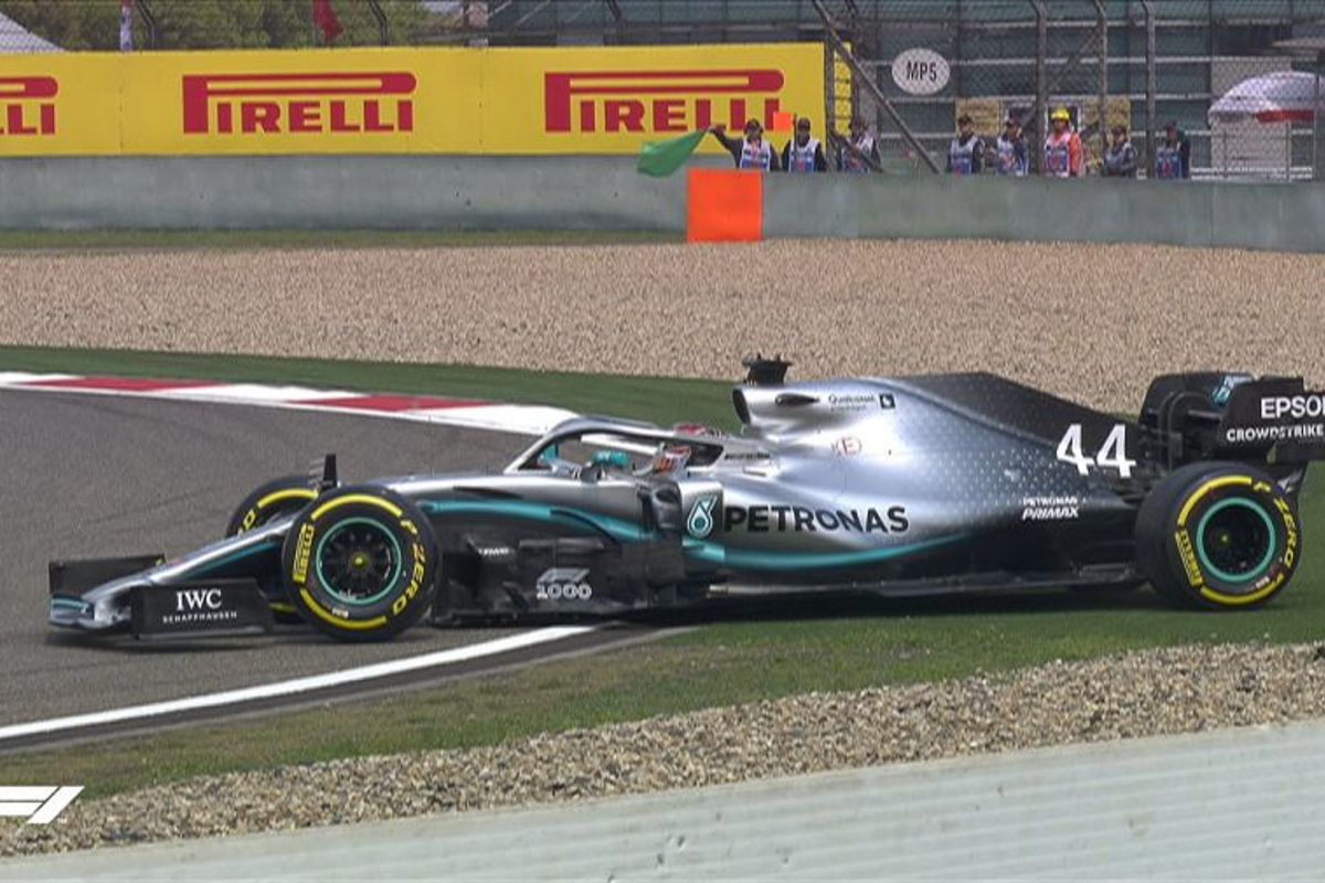 VIDEO: Embarrassing spin for Hamilton!