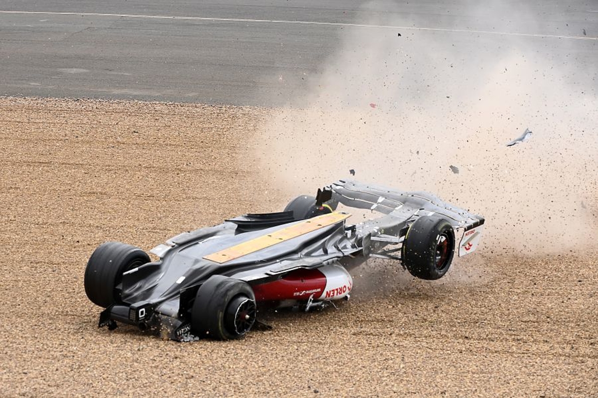 VIDEO: Schokkende nieuwe beelden van horrorcrash Guanyu op Silverstone