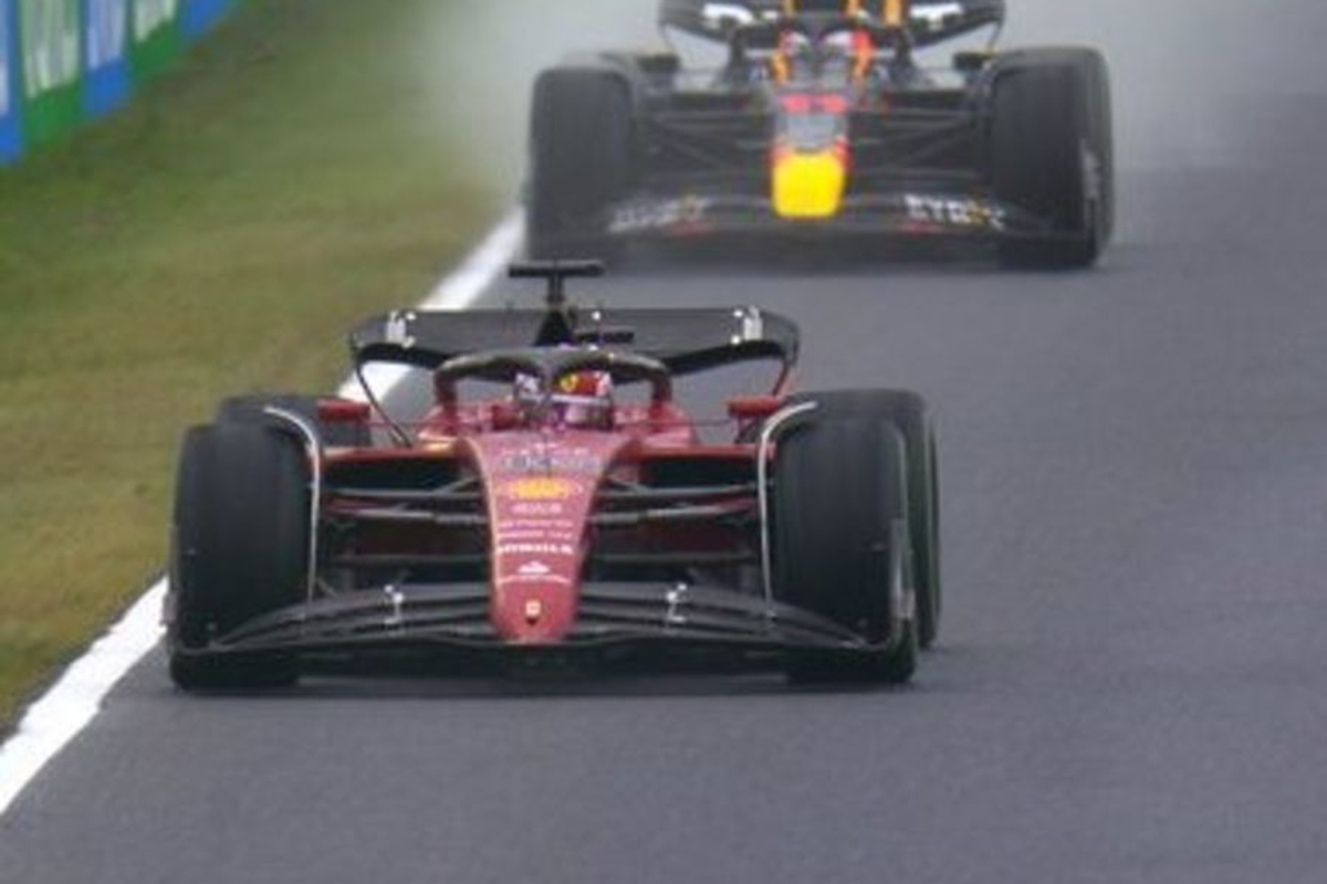 VIDEO: Leclerc se sale de la pista ante la presión de Checo